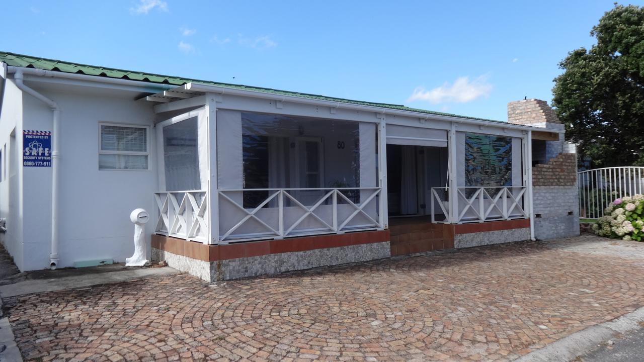 Leisure By The Sea Apartment Kleinmond Bagian luar foto